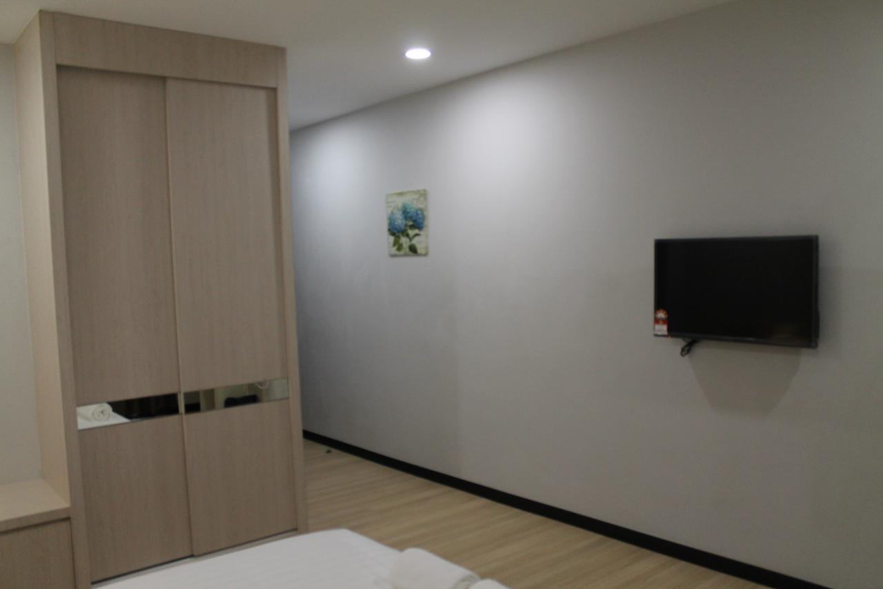 The Velton Inn Bintulu Esterno foto