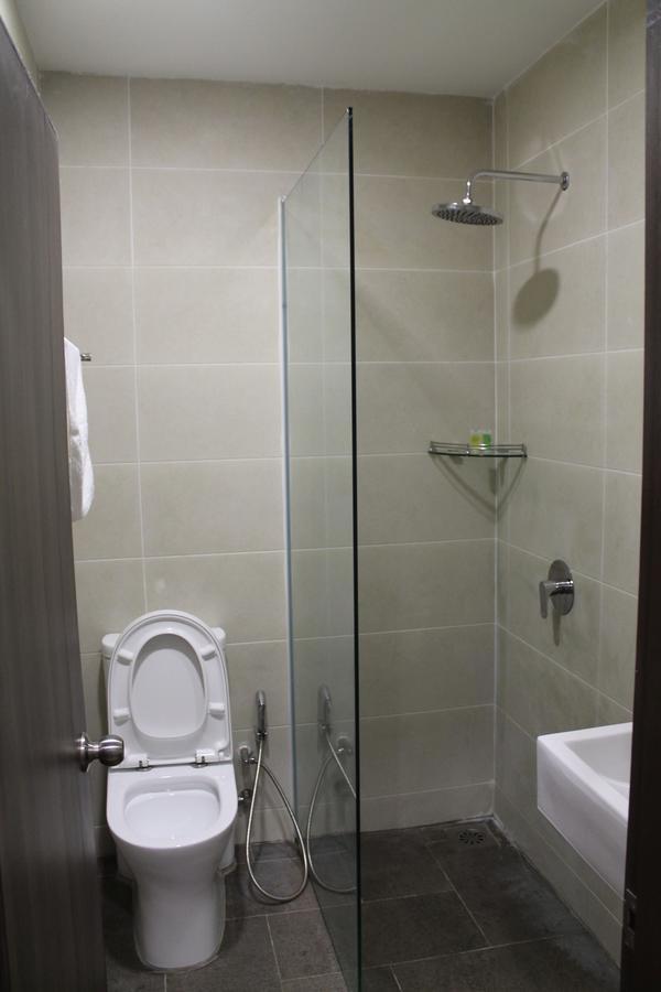 The Velton Inn Bintulu Esterno foto