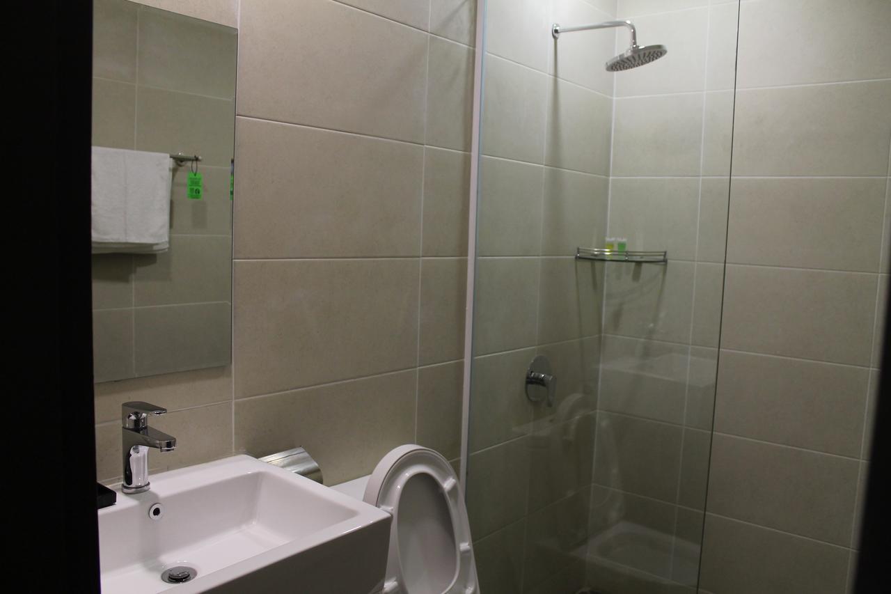 The Velton Inn Bintulu Esterno foto